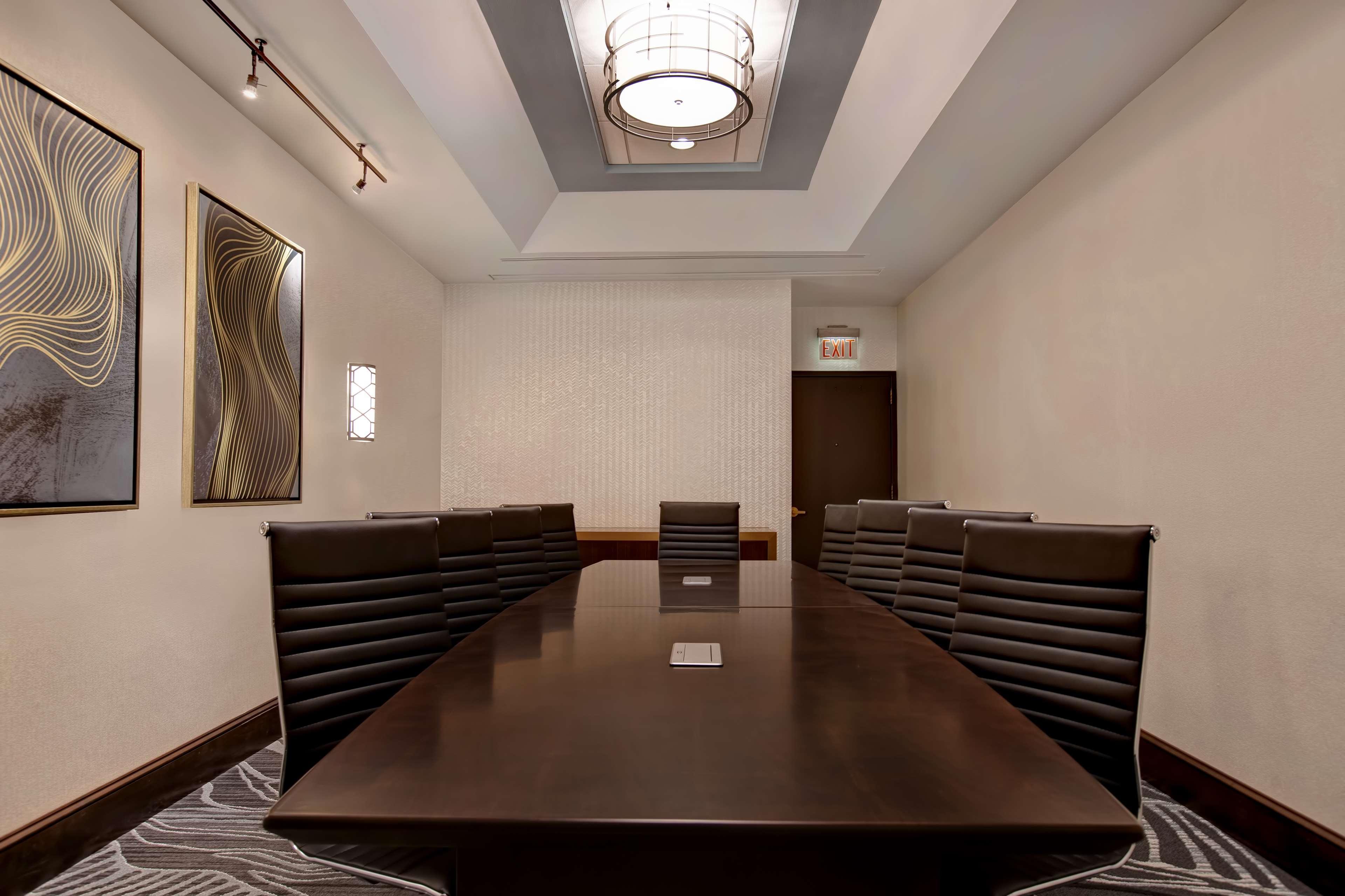 Embassy Syracuse 3*