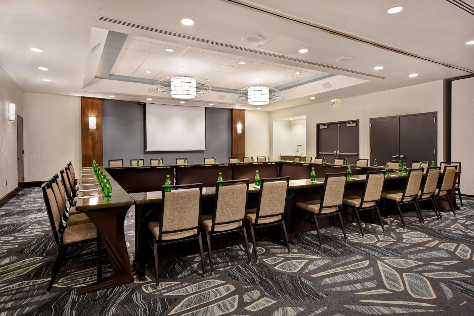 Embassy Syracuse Hotel 3*