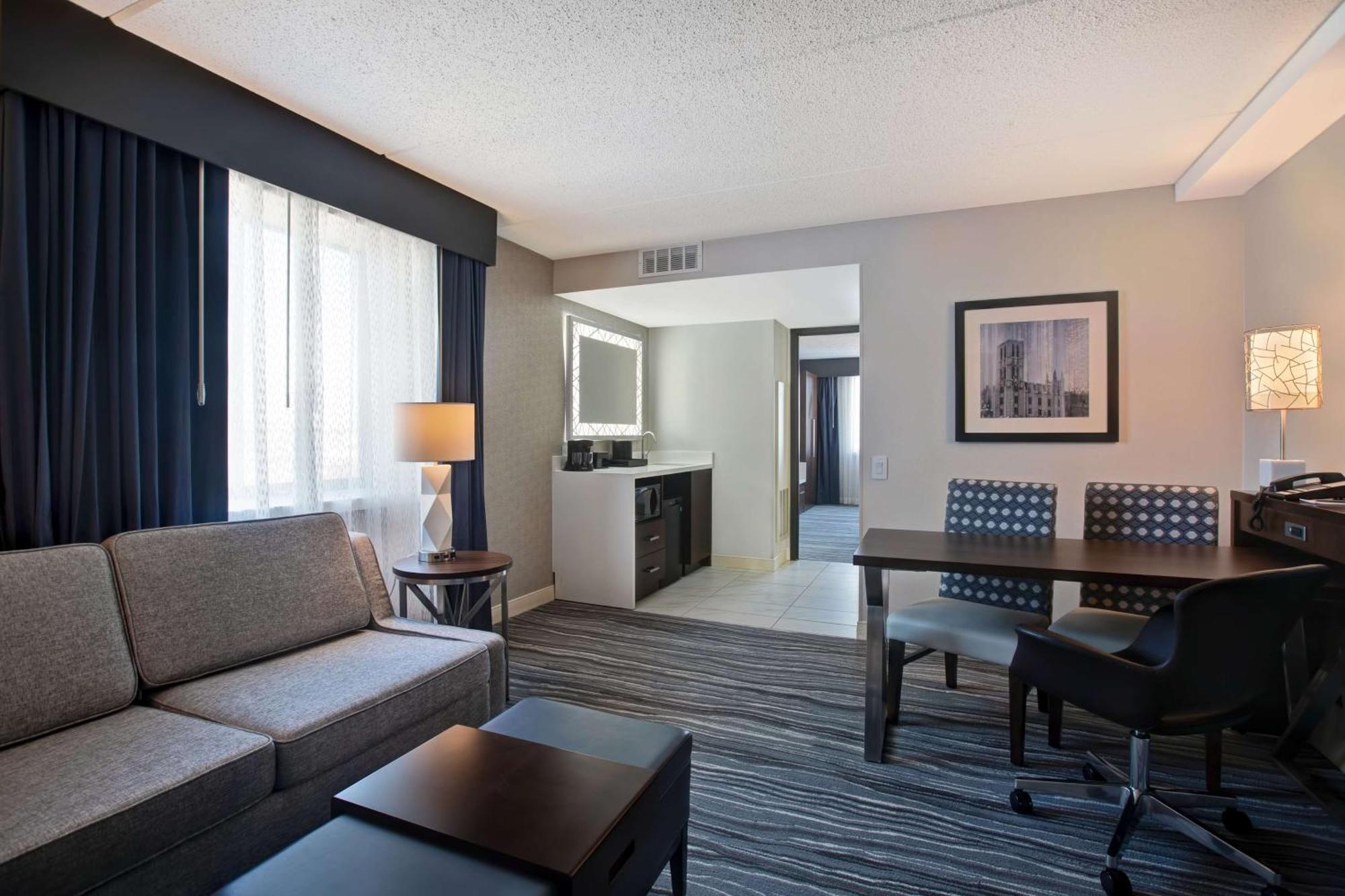 Embassy Syracuse Hotel 3*