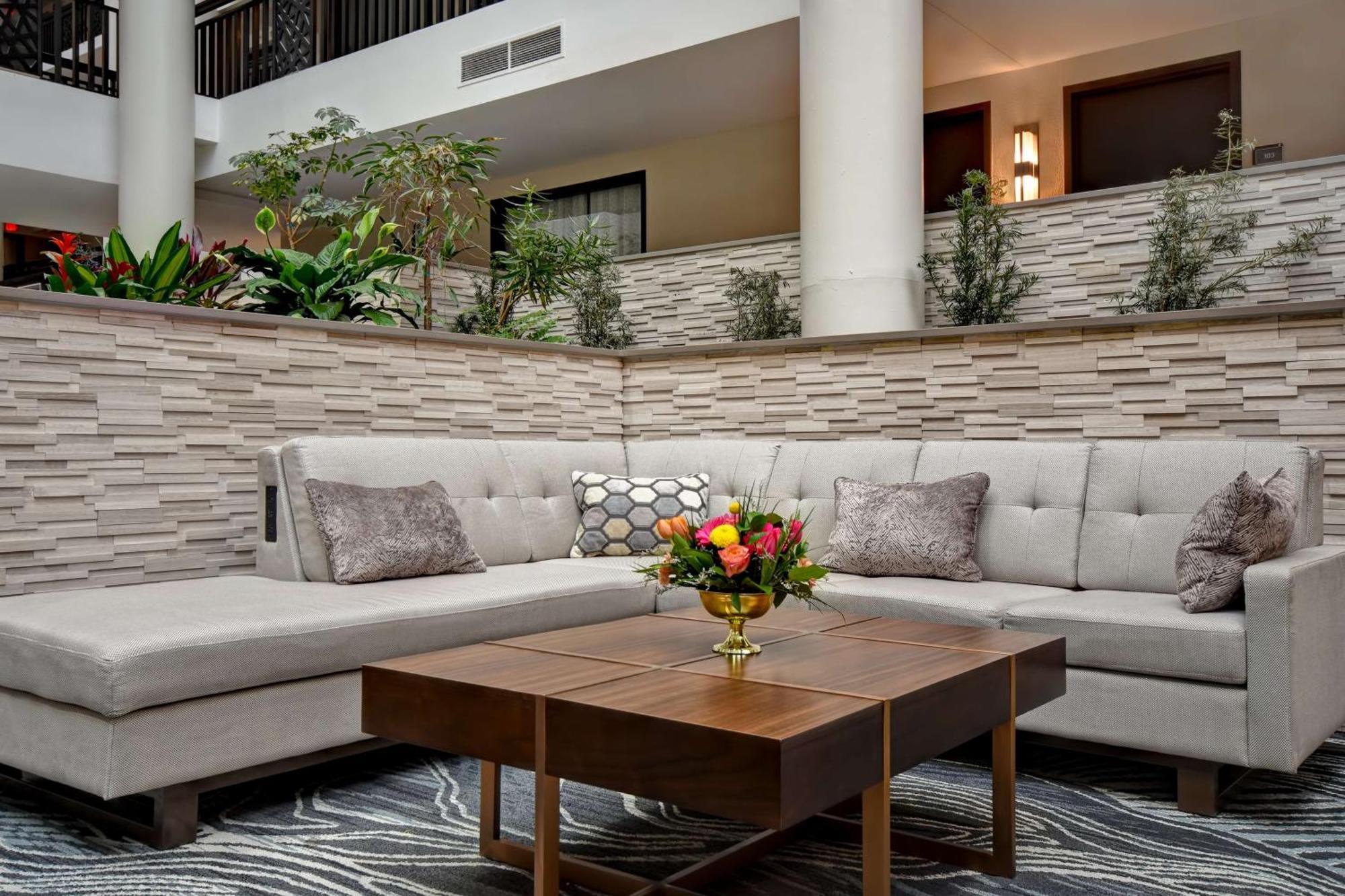 Hotel Embassy Syracuse East Syracuse
