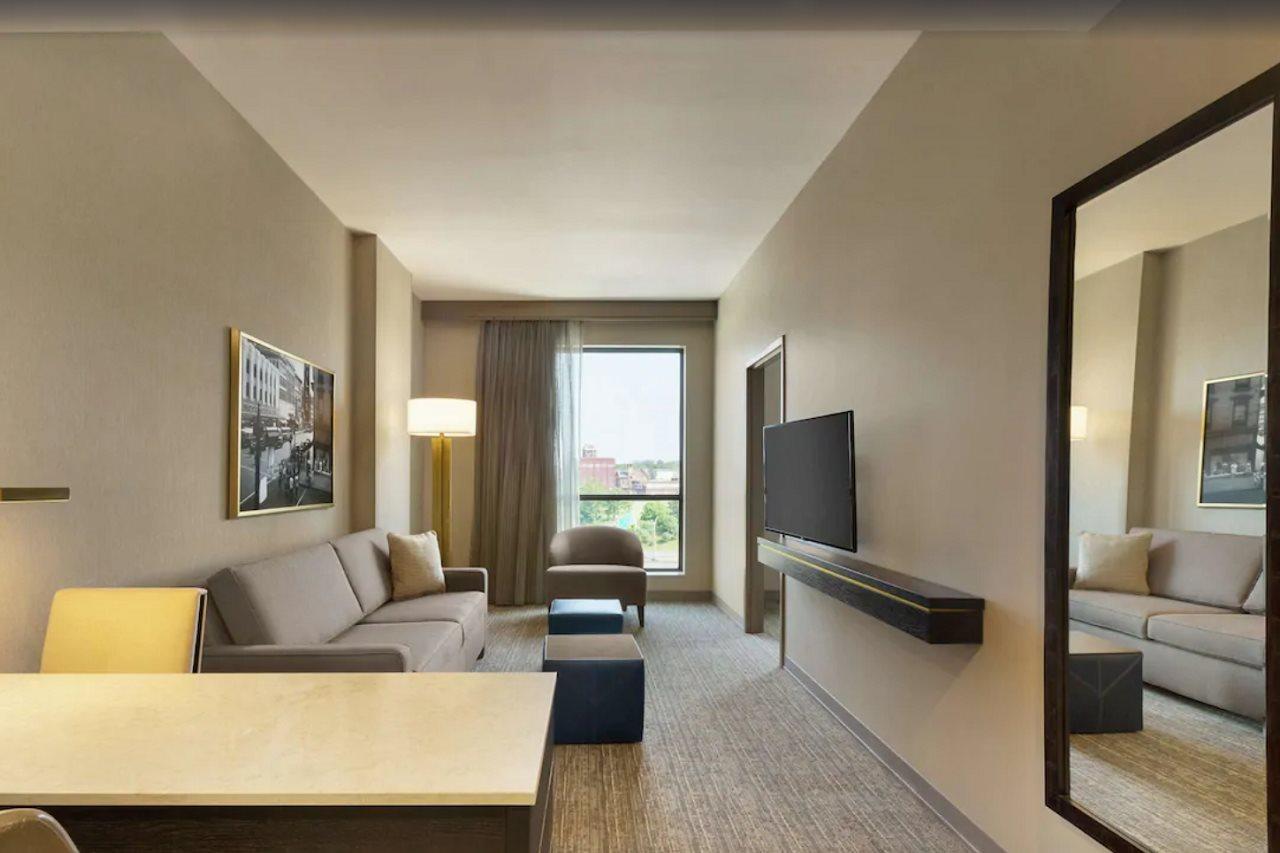 Embassy Syracuse Hotel 3*
